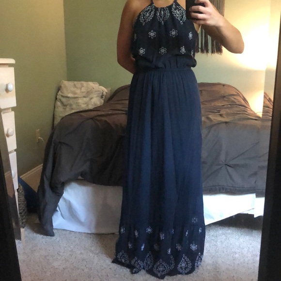 Old Navy Dresses & Skirts - 💙 navy blue maxi dress! 🦋